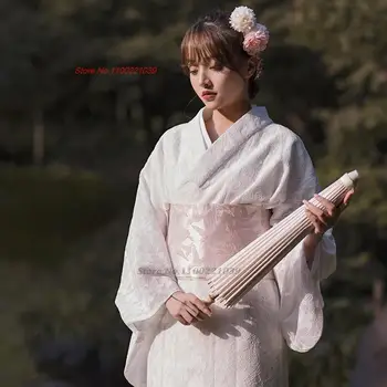 2024 valsts mežģīnes dobi meitene no tradicionālās japāņu kimono vintage haori yukata peldmētelis photoshoot posmā, kas veic kleita