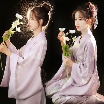 Sieviešu JapanTraditional Kimono ar Baltiem Obi Ziedu Drukāt Geišas Yukata Festivāls Sniegumu Deju Kostīmu Āzijas Apģērbu